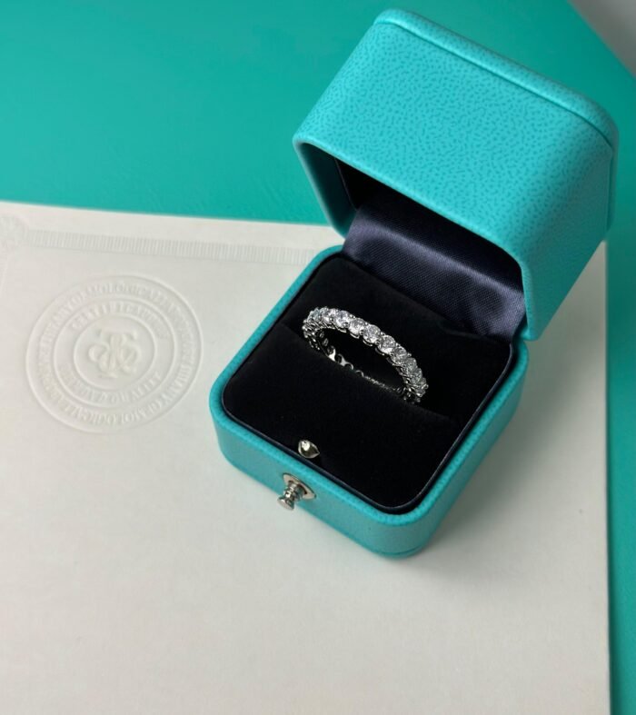 TIFFANY & CO